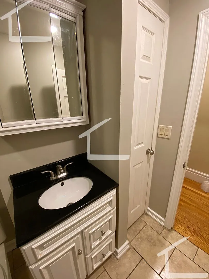 huge 3 bed in Somerville — Photo 4