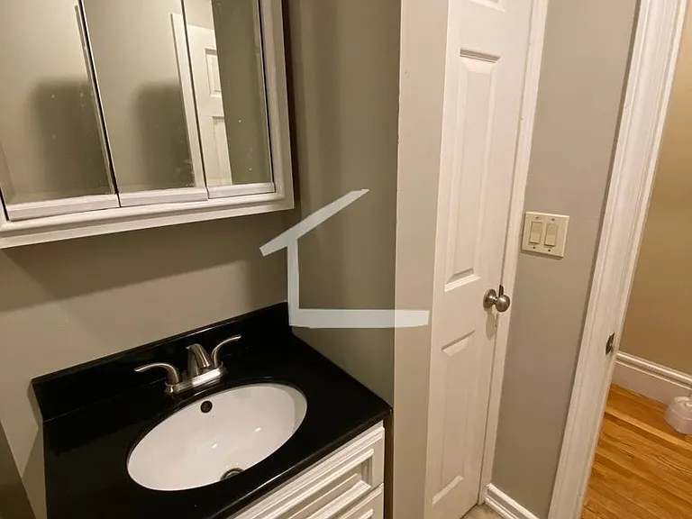 93 Glen St #2 — Photo 4
