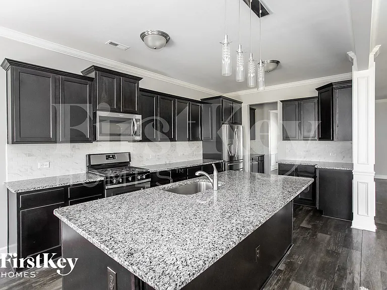 201 Jobe Dr — Photo 7