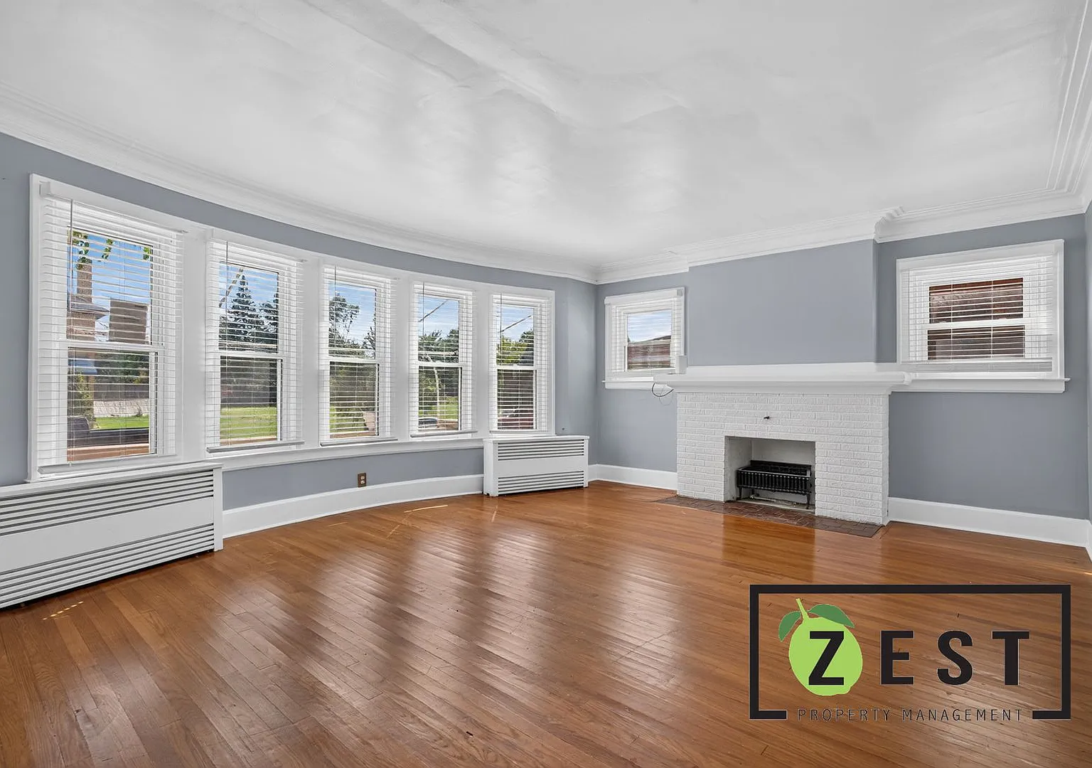 2286 Calvert — Photo 2