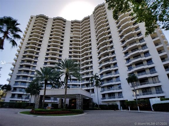 2nd image of 3300 NE 191st St APT 611