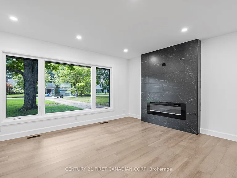 32 Braemar Cres — Photo 9