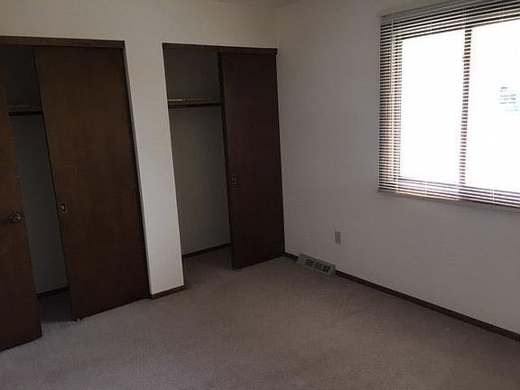 5th image of 693 E Imperial Dr