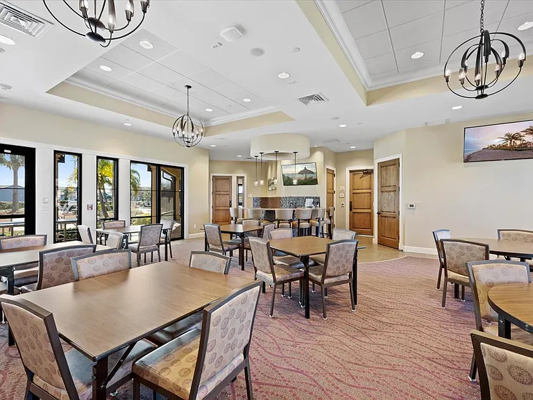 640 SE Monet Dr — Photo 41