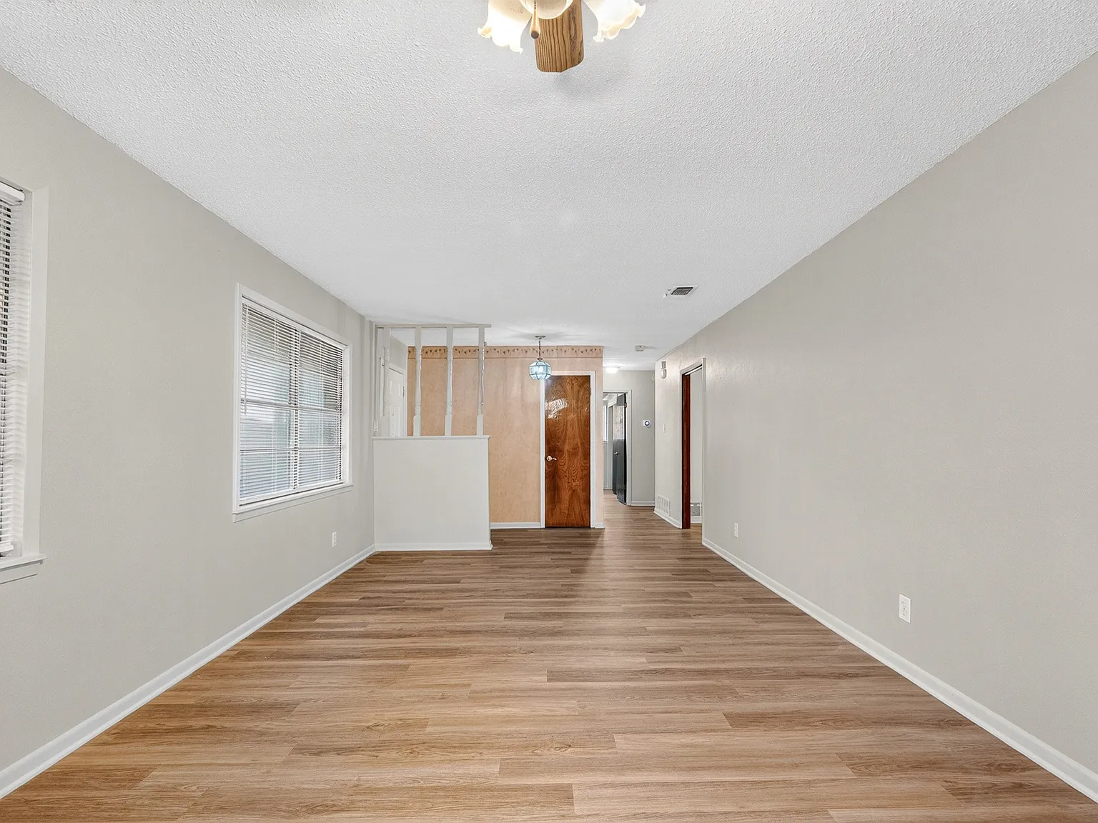 506 Arapaho Drive - 1 — Photo 2