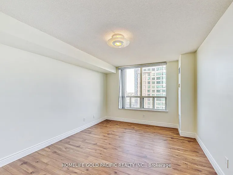 88 Corporate Dr #1604 — Photo 17
