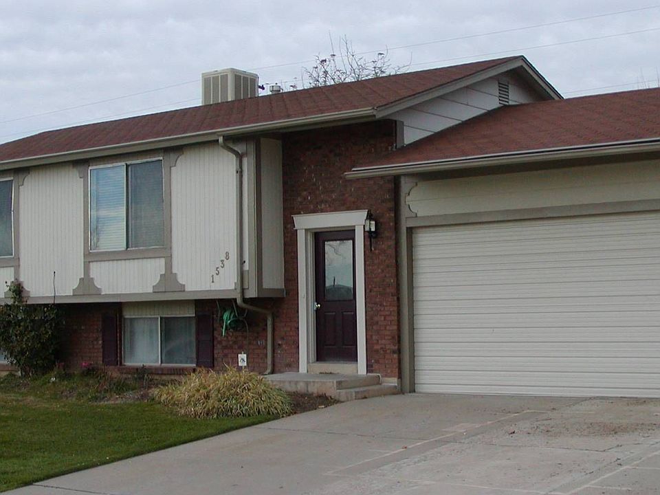 Gorgeous curb appeal