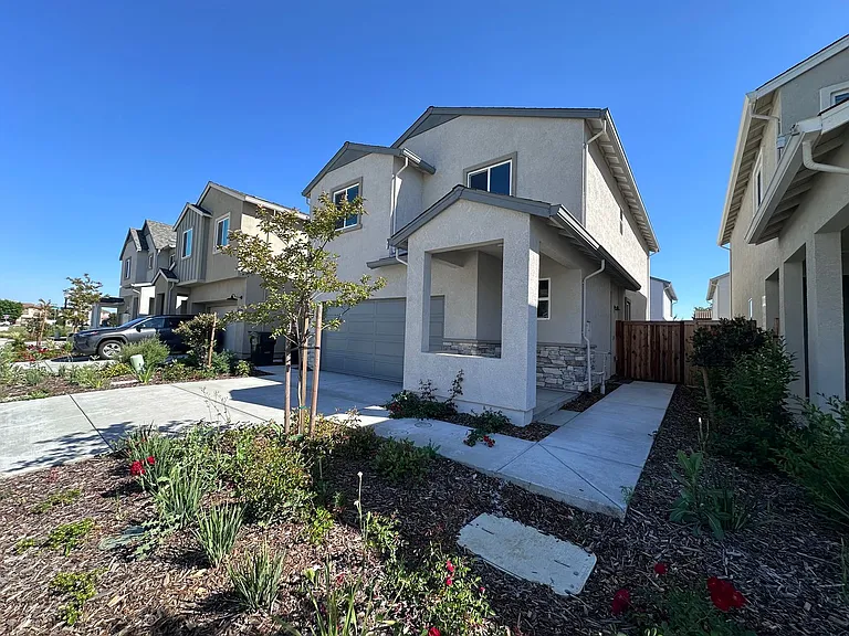 3396 Shaker Way — Photo 2