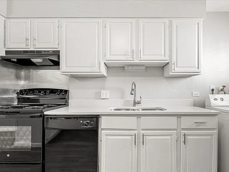 370 Benton St #5 — Photo 4