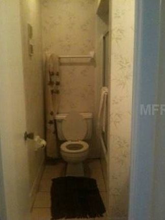 4th image of 1834 Amberly Ave #T-3