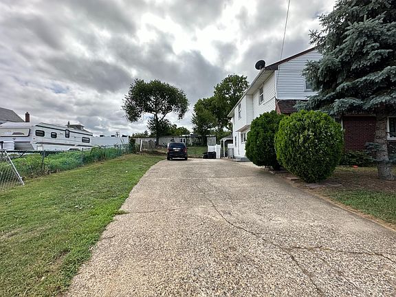 2nd image of 6820 Lee Ave