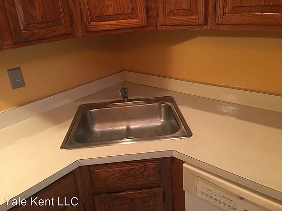 2nd image of 114 Iroquois Dr #6