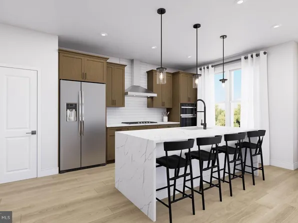 125 Kinsale Pl #101, National Harbor, MD 20745