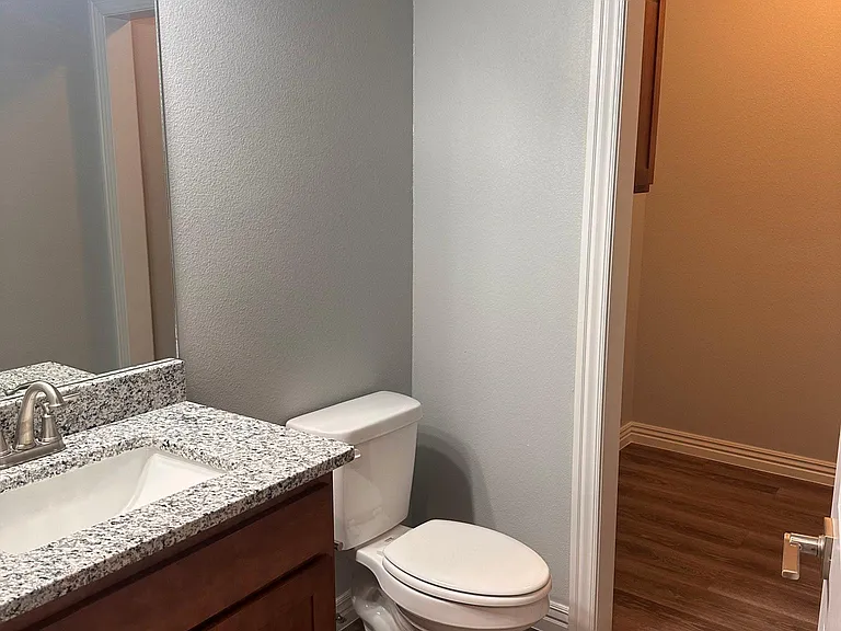 81 S Hunter St #33 — Photo 6