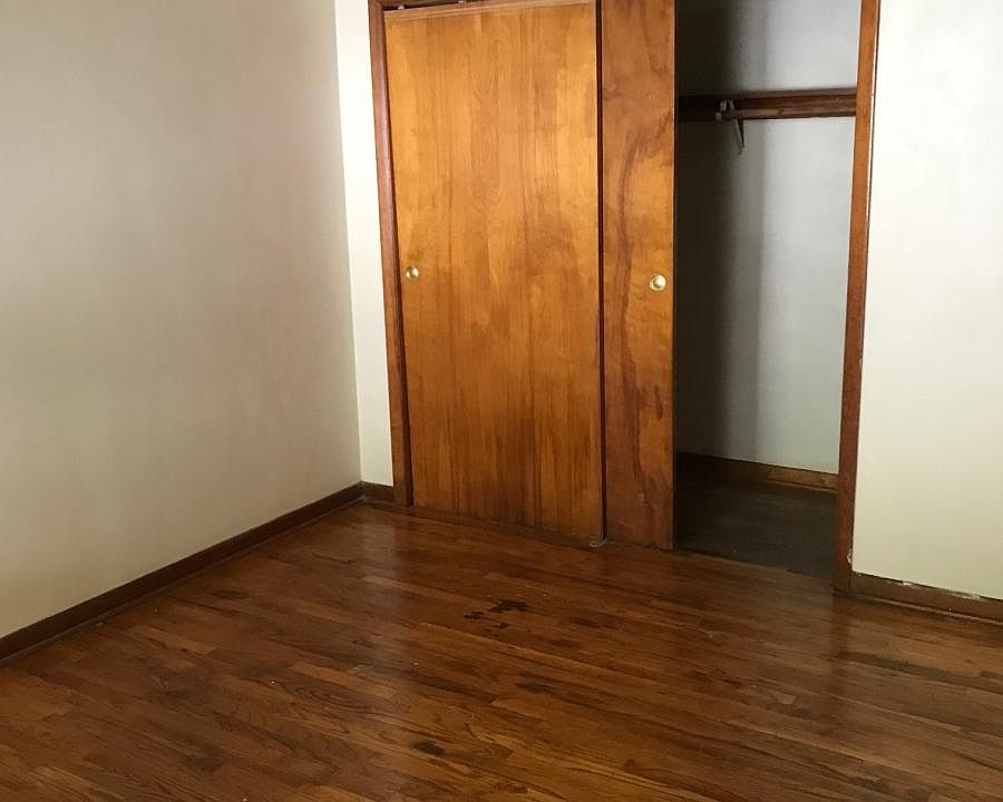 2nd image of 1109 W 11th St