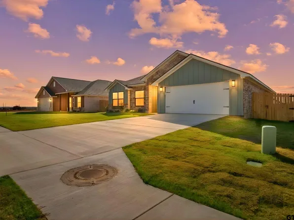 16529 Crossing Cir, Lindale, TX 75771