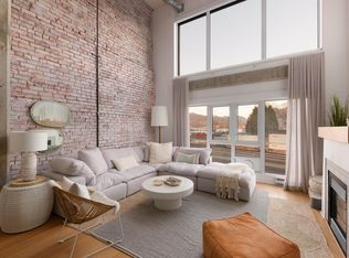 27 Alexander St #308, Vancouver, BC