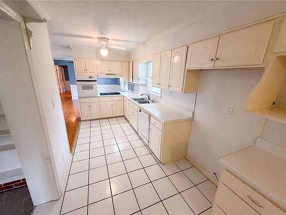2nd image of 3293 Bright Star Rd