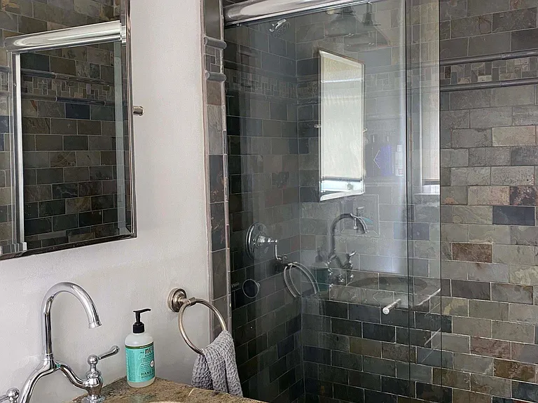 2265 Broadway St — Photo 14