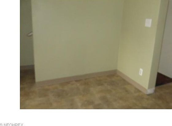 5th image of 1050 W 23rd St