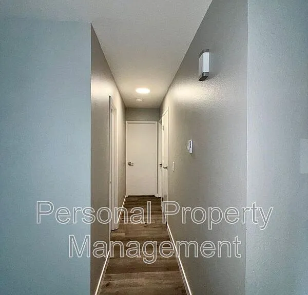 14008 NE 10th St — Photo 3