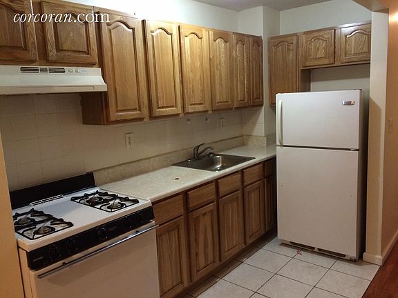 4th image of 646 Lafayette Ave APT 2