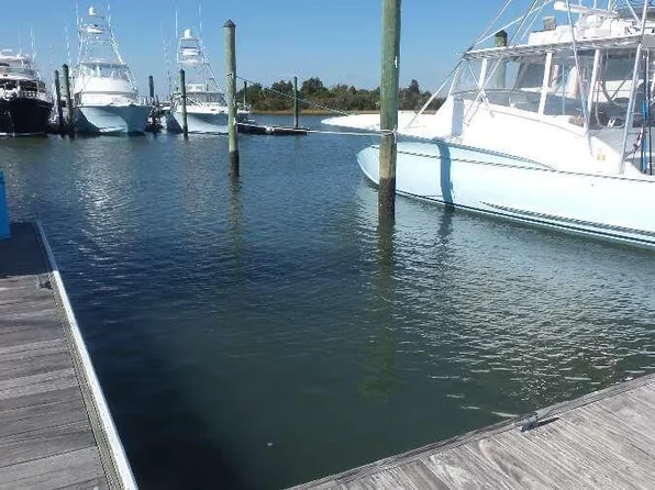 208 Arendell Street #D73, Morehead City, NC 28557