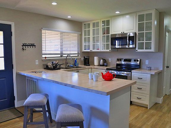 5th image of 163 Apple Blossom Dr