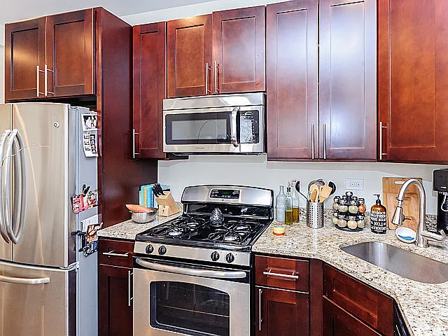 1834 W Wabansia Ave #1F — Photo 8