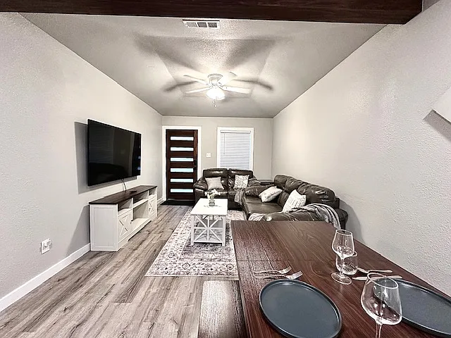 1209 Walmsley Ave — Photo 4