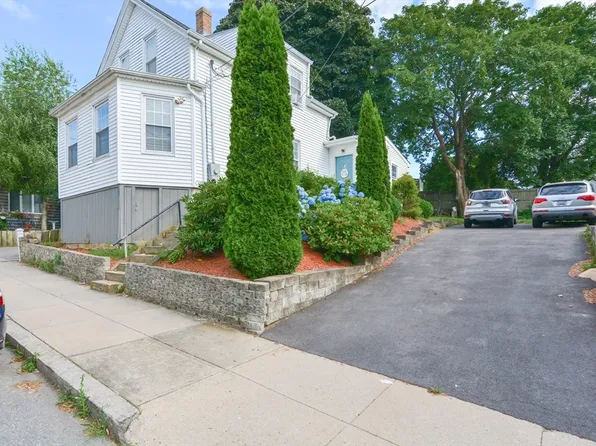 103 Horton St, Fall River, MA 02723