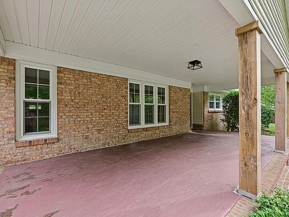 5th image of 202 Elmhurst Rd
