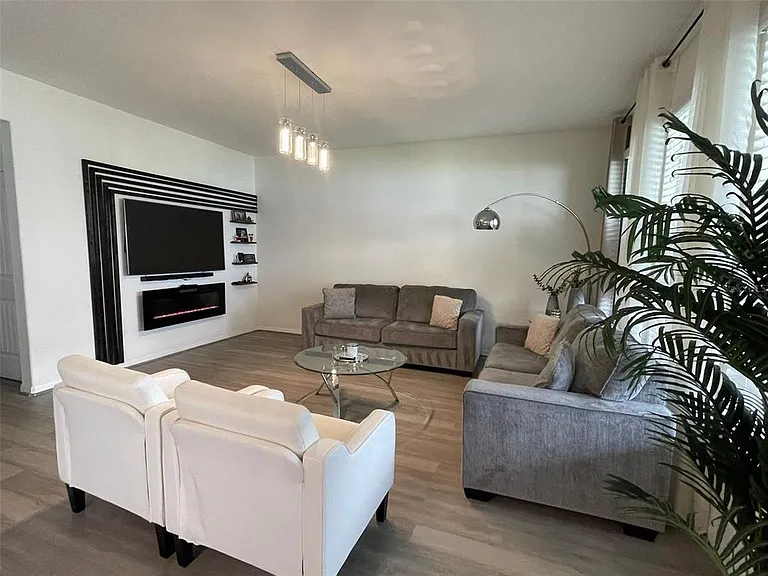 2342 Beacon Landing Cir — Photo 18