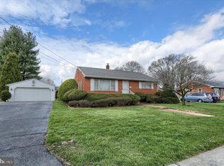 100 Curvin Dr, Harrisburg, PA 17112