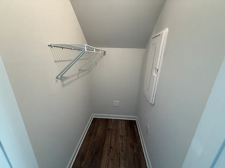 5251 Canberra Dr — Photo 4