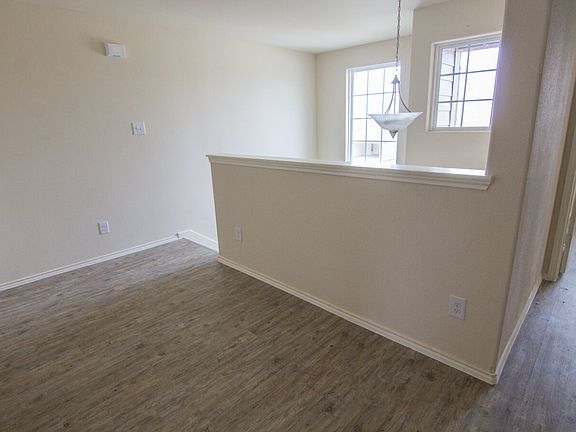 5th image of 2105 Oakwood Forest Dr