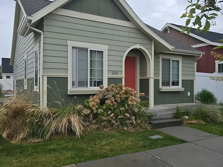 5247 Golden Hollow Rd — Photo 1