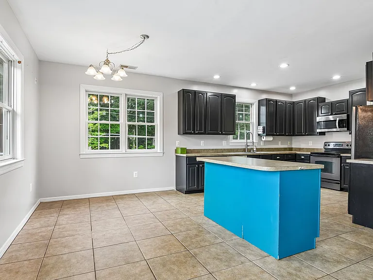 1097 Underwood Rd — Photo 21