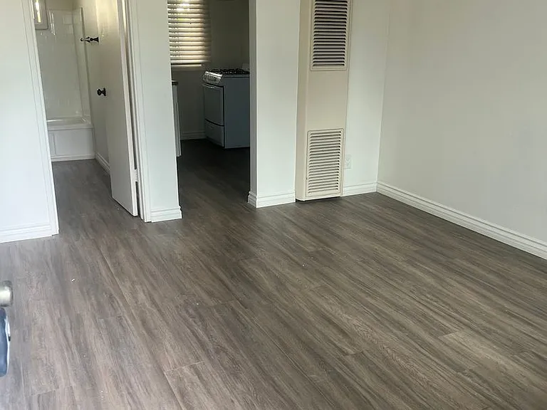 2810 Union — Photo 15