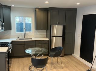 19501 Lorne St, Reseda, CA 91335