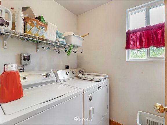 4th image of 25115 157th Street Ct E