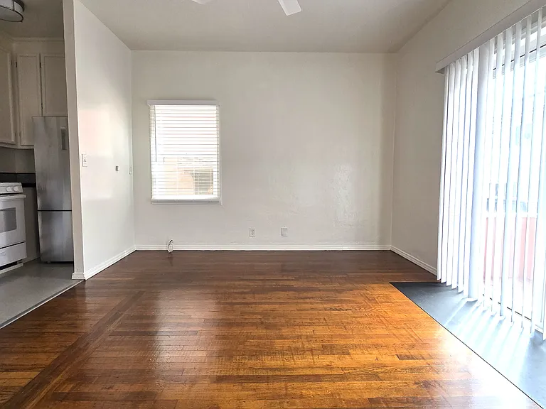 712 Santa Rita Pl #D — Photo 4