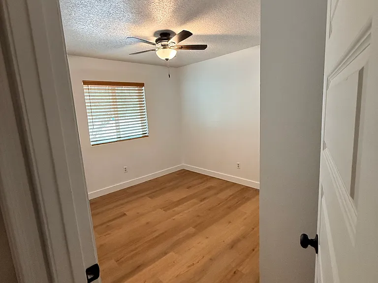 1407 El Camino Real St — Photo 16