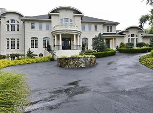 715 Walker Rd, Great Falls, VA 22066