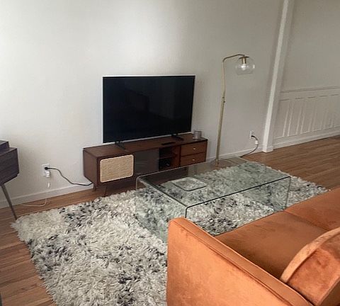 5th image of 111 Bennett Ave APT B