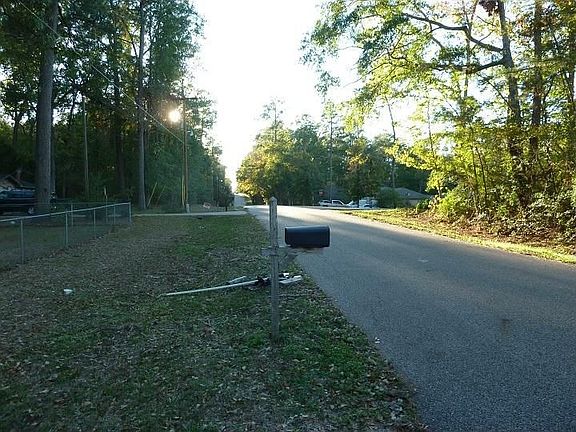 3rd image of 11050 Royal Forest Dr