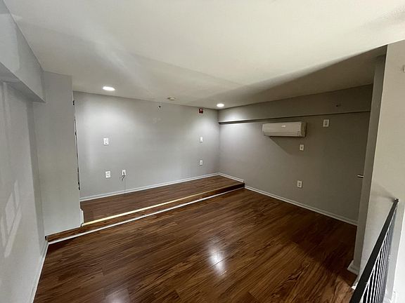 4th image of 94 4th Ave Unit 204