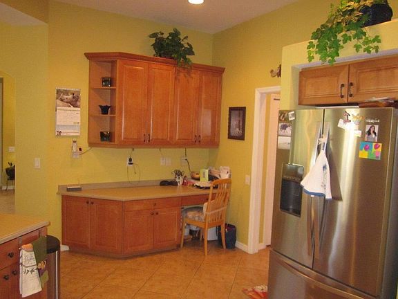 Desk area to Butler Pantry 

