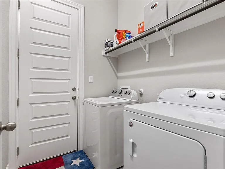 2925 Mossy Springs Dr — Photo 23