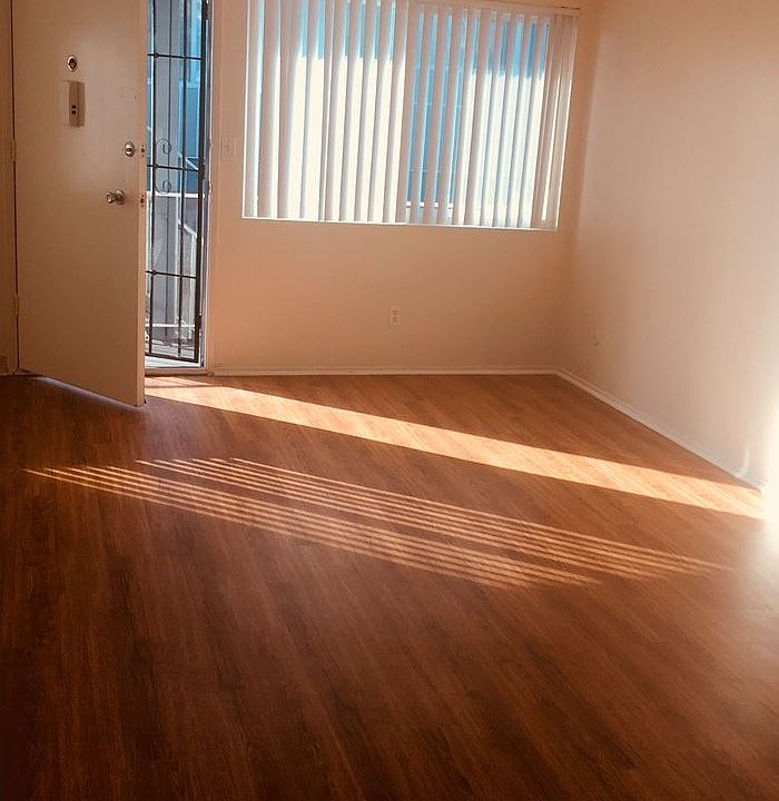 1st image of 4728 Lamont St APT 17